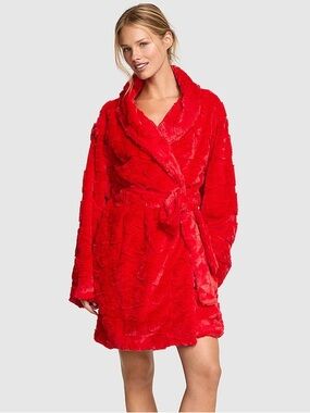Victoria’s Secret PINK Plush Red Robe Soft Cozy Loungewear Size XS/S NEW